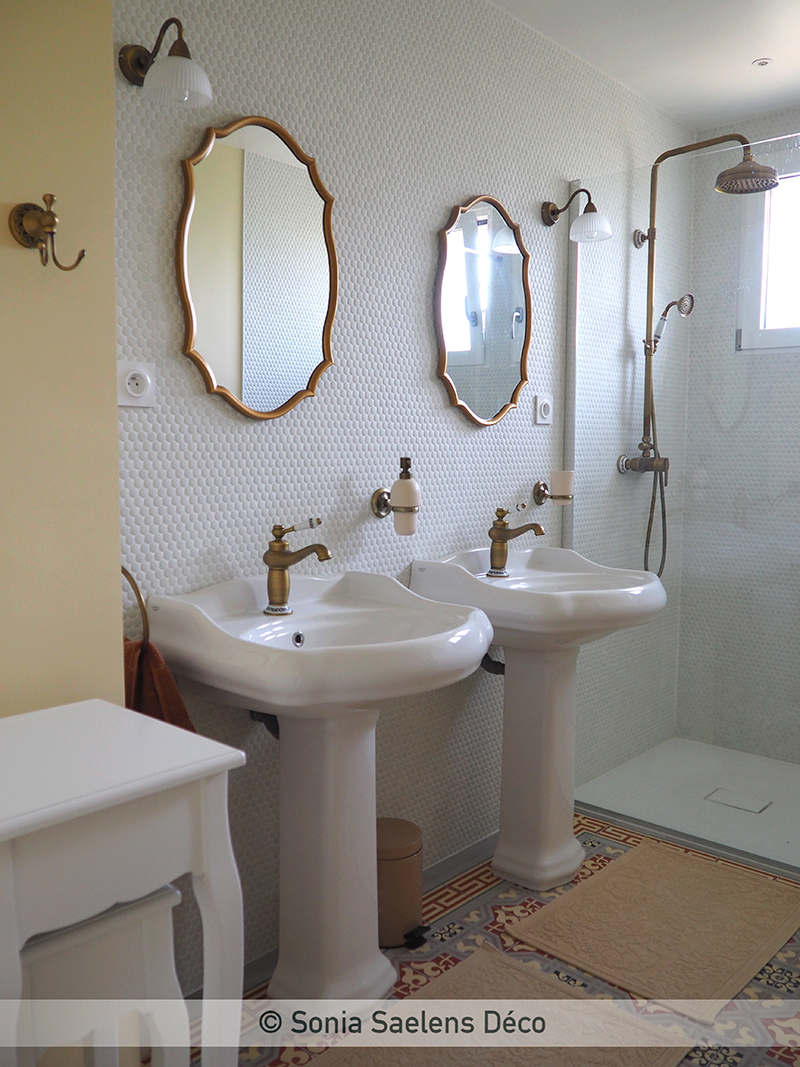 Inspiration années 30 dans une salle de bain