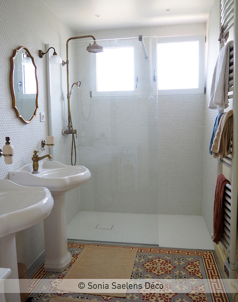 Inspiration années 30 dans une salle de bain