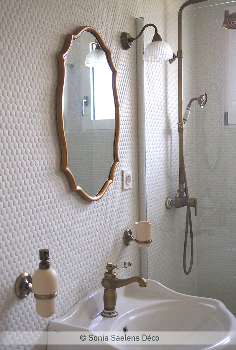 Inspiration années 30 dans une salle de bain