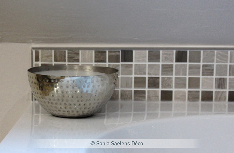 Comment aménager une salle de bain moderne et chaleureuse