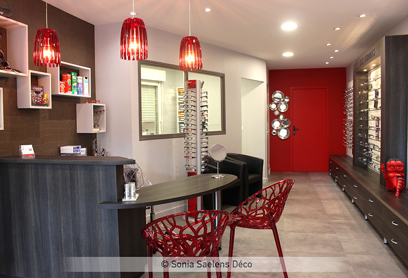 Relooker un magasin d'optique dans un style chic et moderne