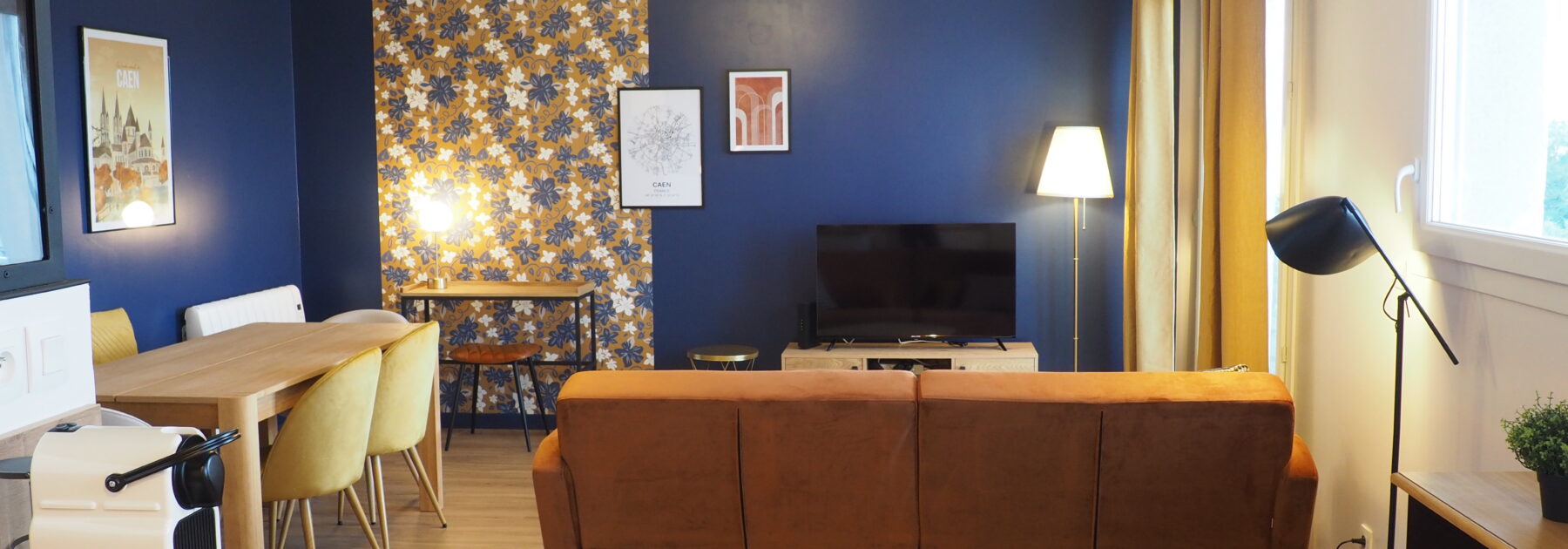 Un appartement à la décoration joyeuse et colorée